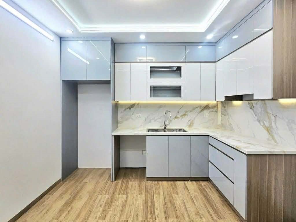 BÁN NHÀ CÁCH HỒ XÃ ĐÀN HƠN 30m_40m2_6 TẦNG THANG MÁY_NGÕ THÔNG_Ô TÔ SÁT NHÀ_hơn 11 tỷ